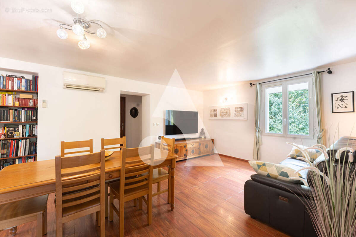 Maison à LE THOLONET