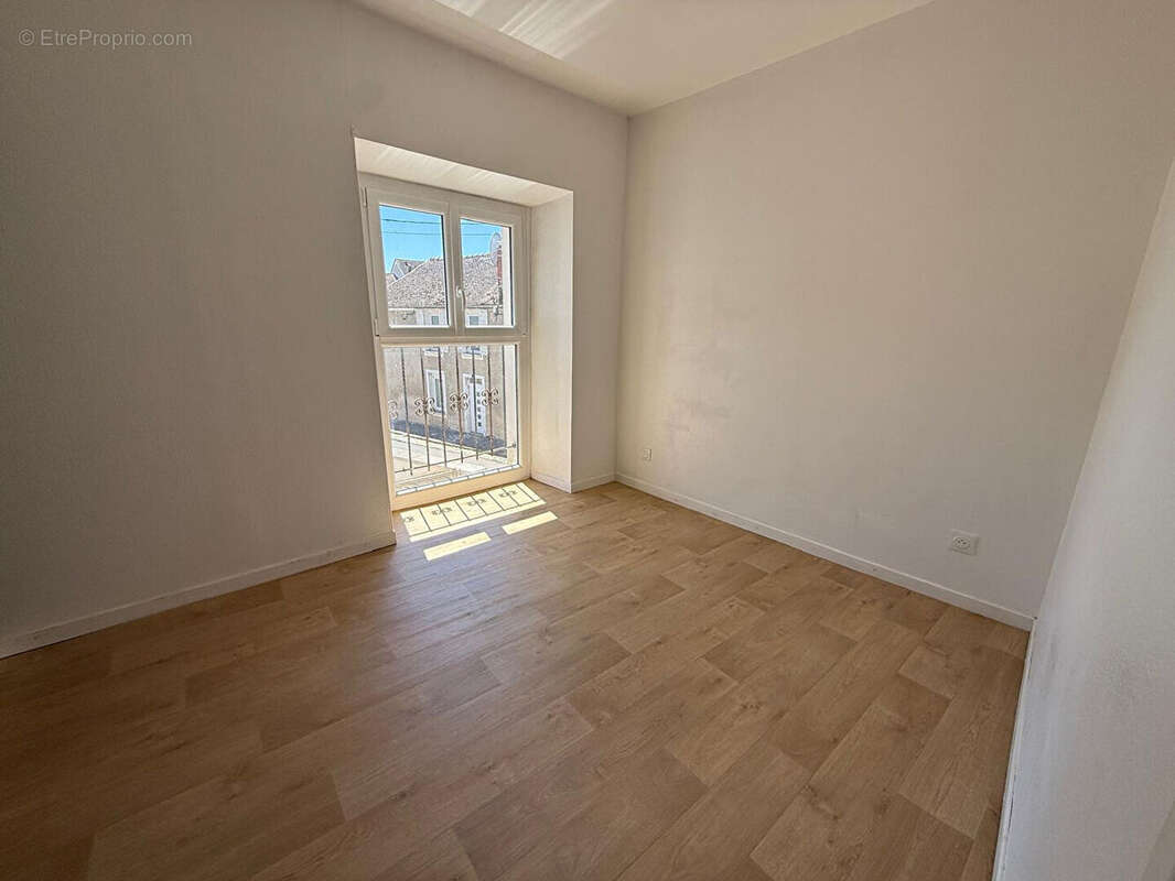 Appartement à TOUSSON