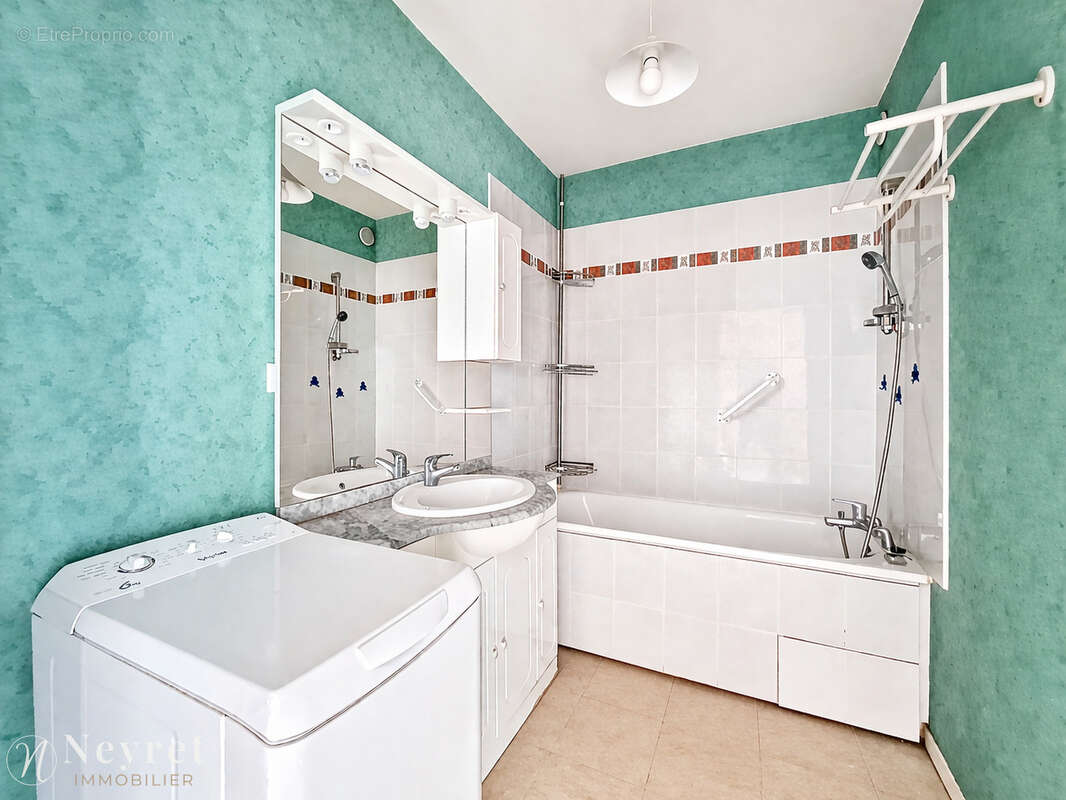 Appartement à SEREZIN-DU-RHONE