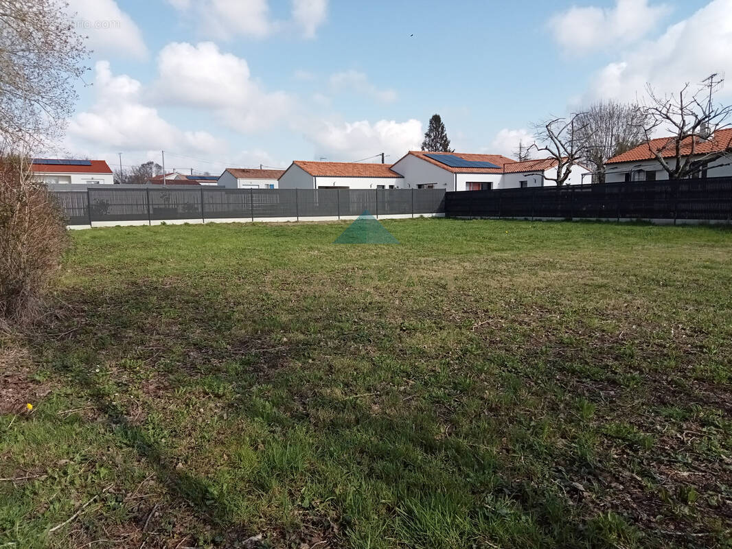 Terrain à COMMEQUIERS