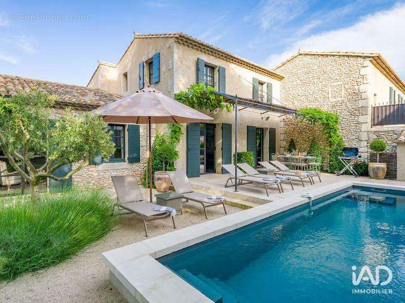 Maison 142 m² à Eygalieres  - photo 2