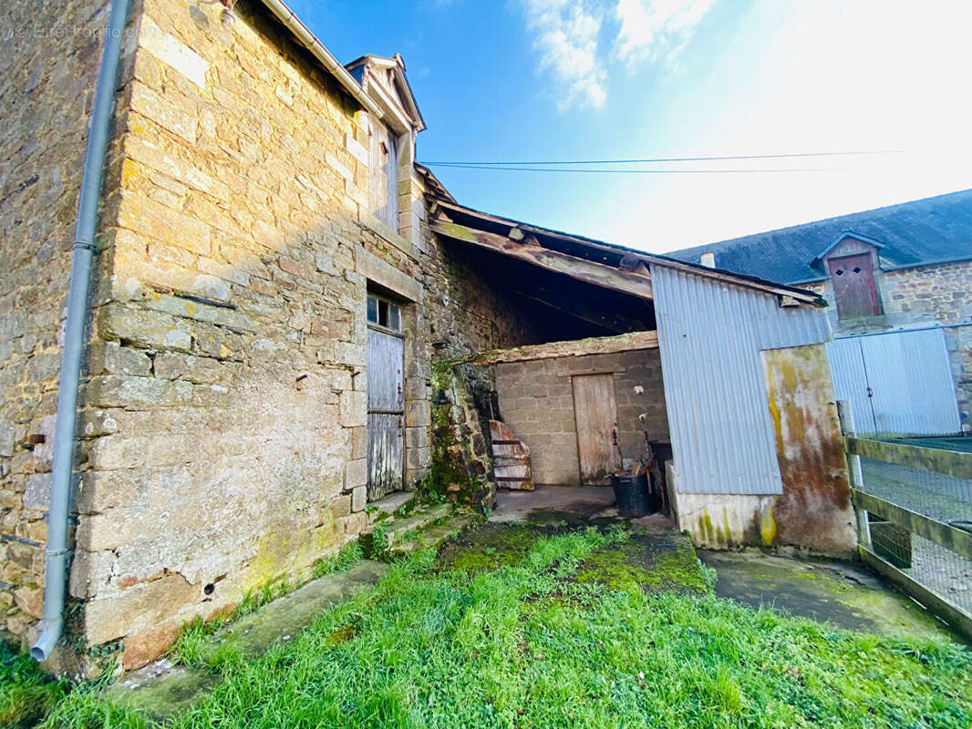 Maison à BAINS-SUR-OUST