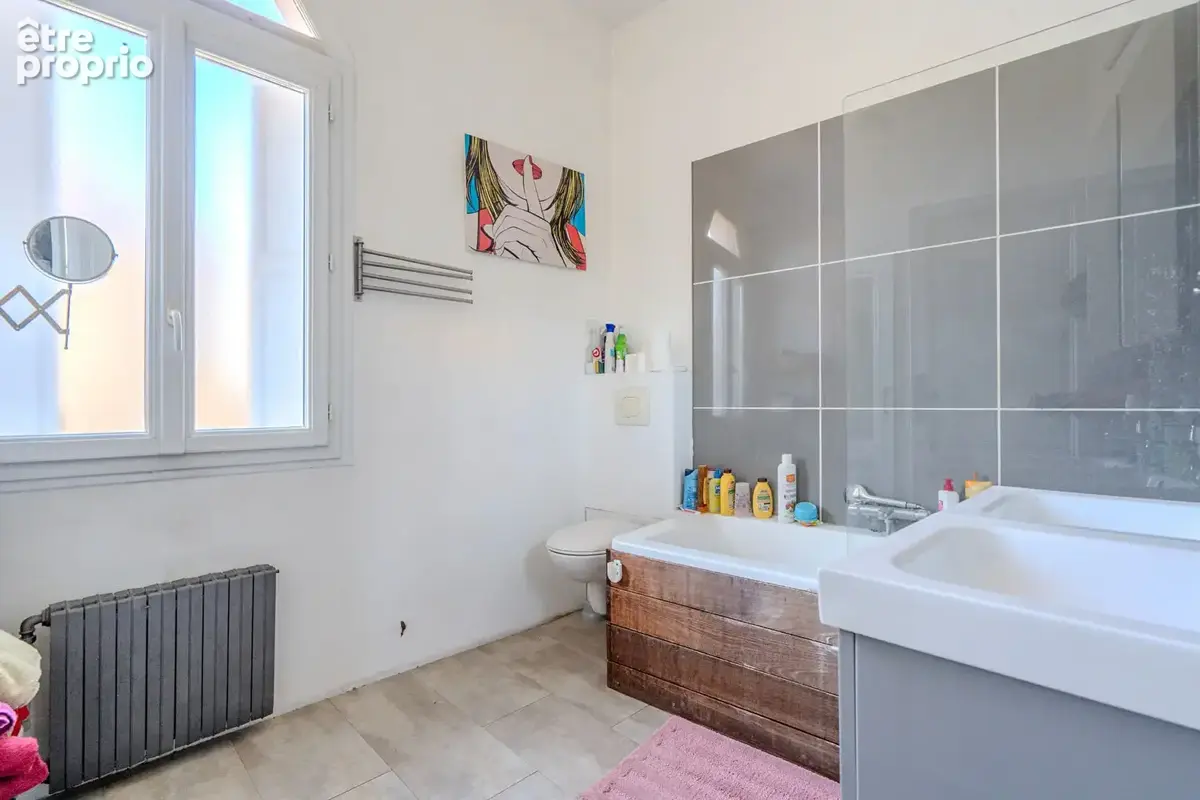 Le Bouscat / Parc Bordelais - Maison en pierre de 124 m², 4 chambres, jardin / terrasse, balcon et cave - photo 16