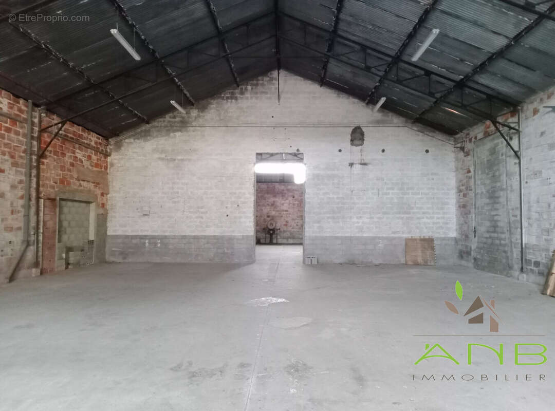 Commerce à MONTBRON