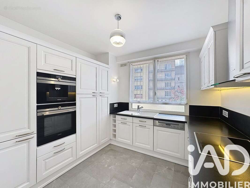 Photo 9 - Appartement à SURESNES