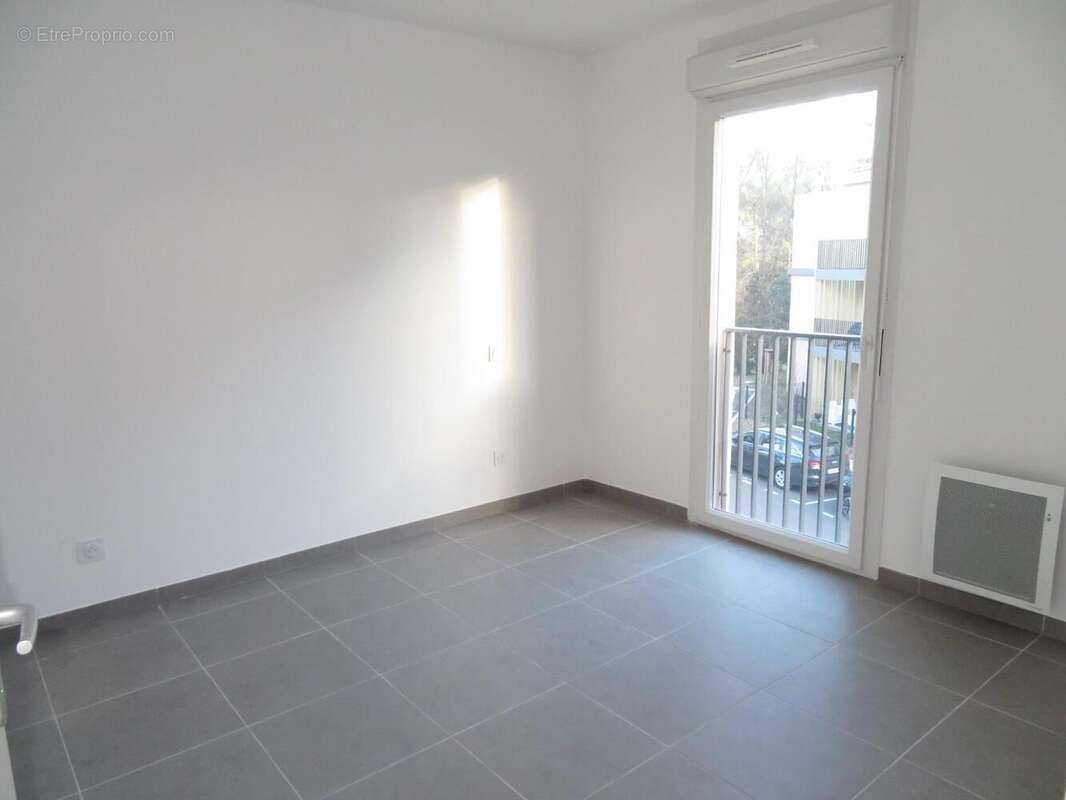   - Appartement à DRAGUIGNAN