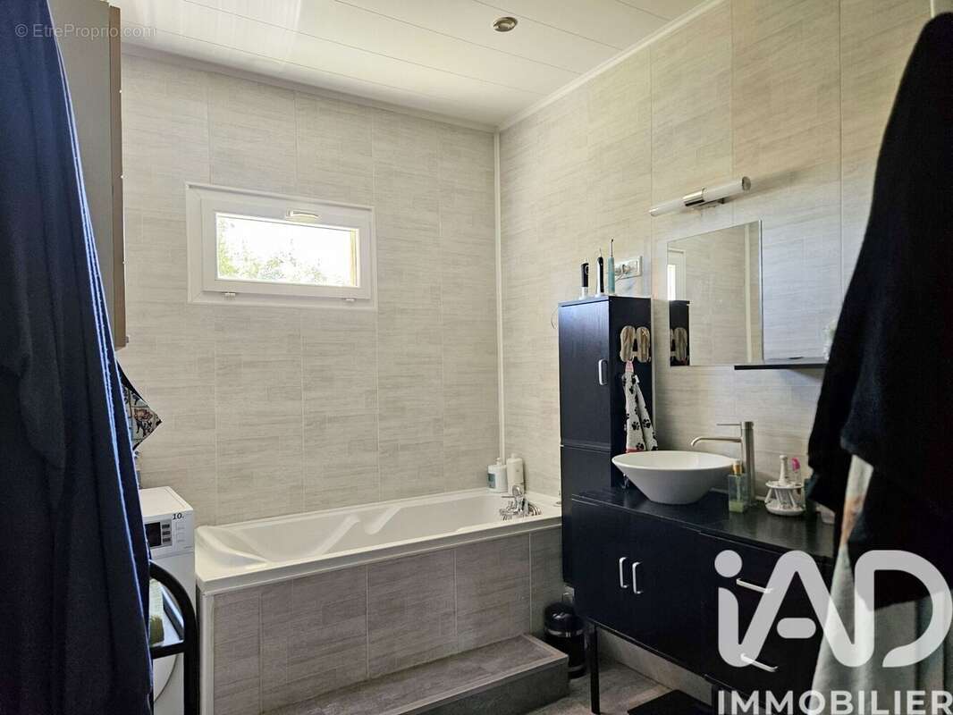 Maison 143 m² à Saint-Leger-Triey  - photo 6