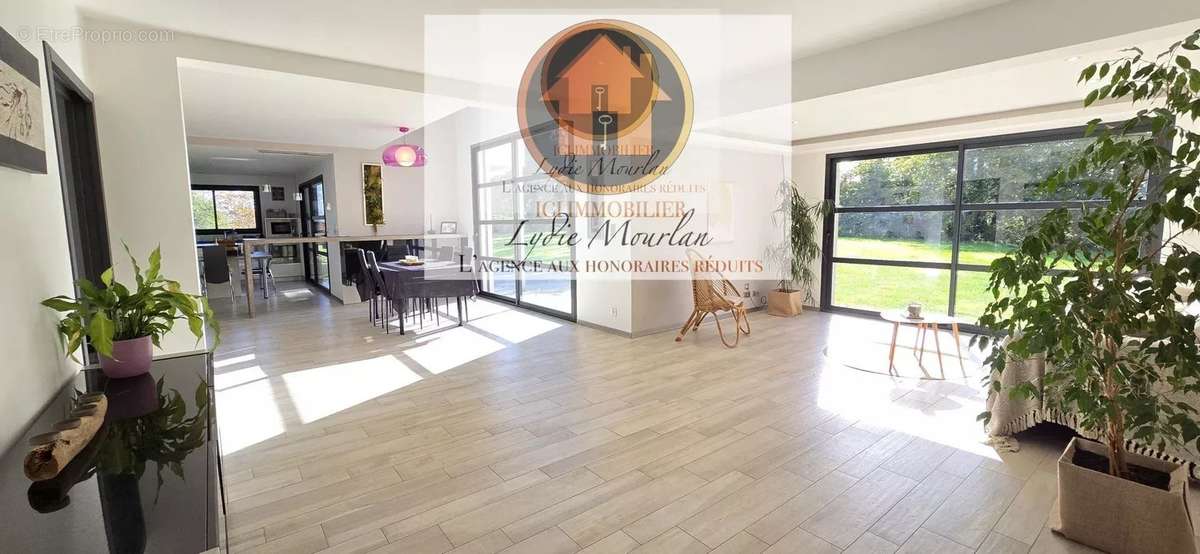 Maison à POEY-DE-LESCAR