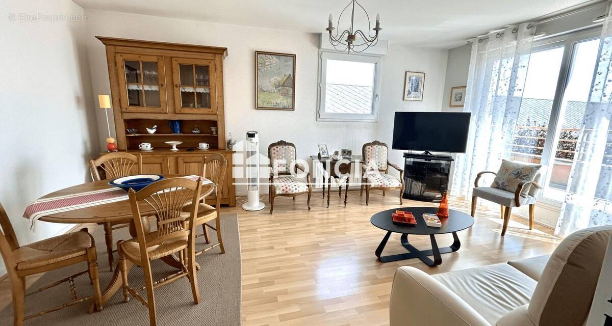 Appartement à MAINVILLIERS