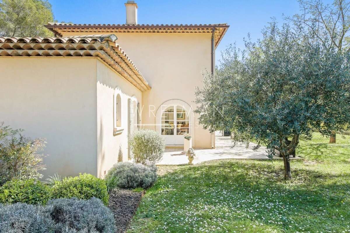 Maison à TRANS-EN-PROVENCE