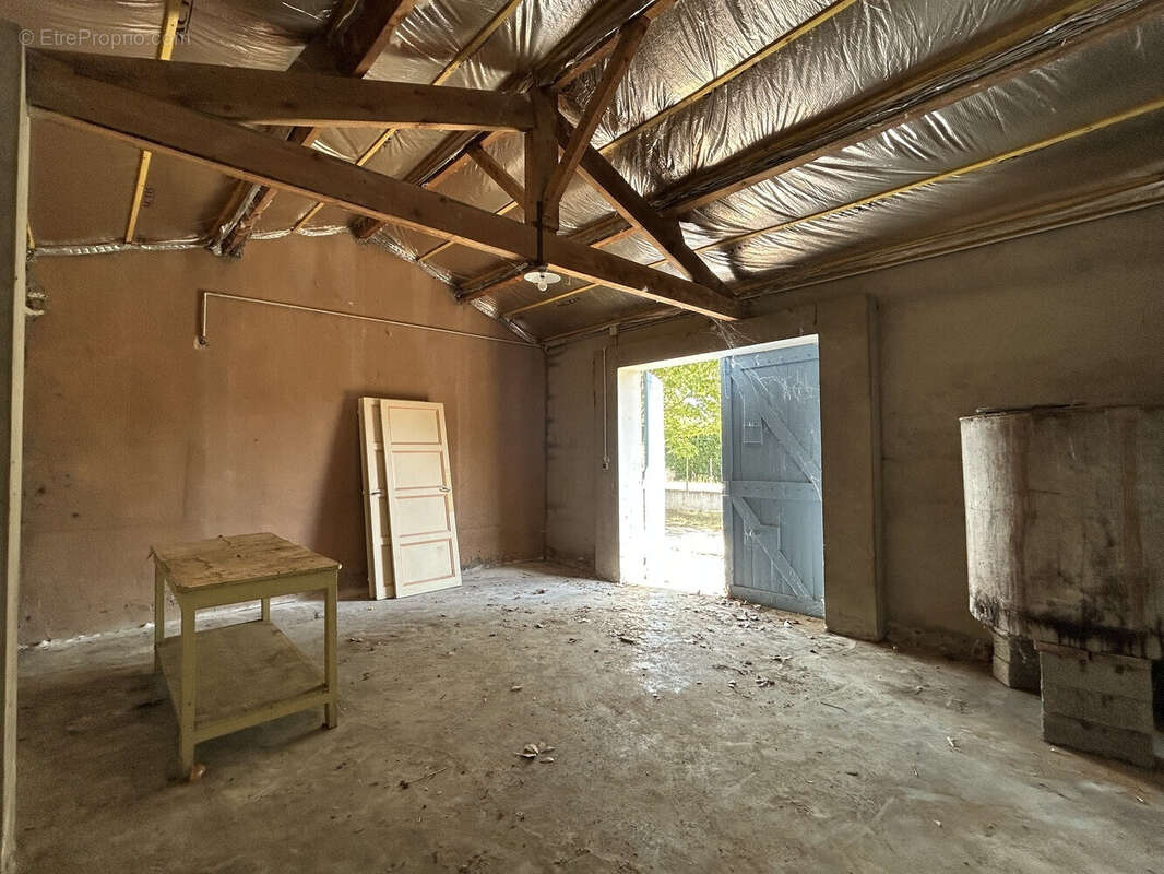 maison 4 chbres sur 1004 m² et dépendances - photo 10