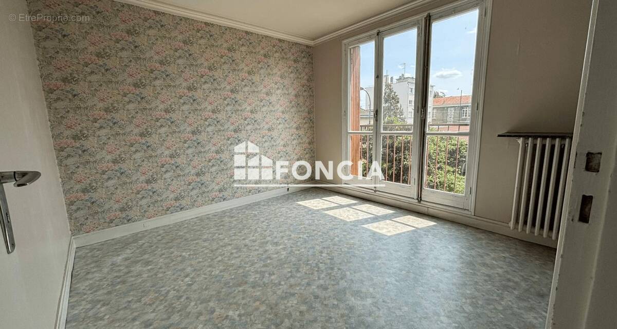 Appartement à SAINT-MAUR-DES-FOSSES