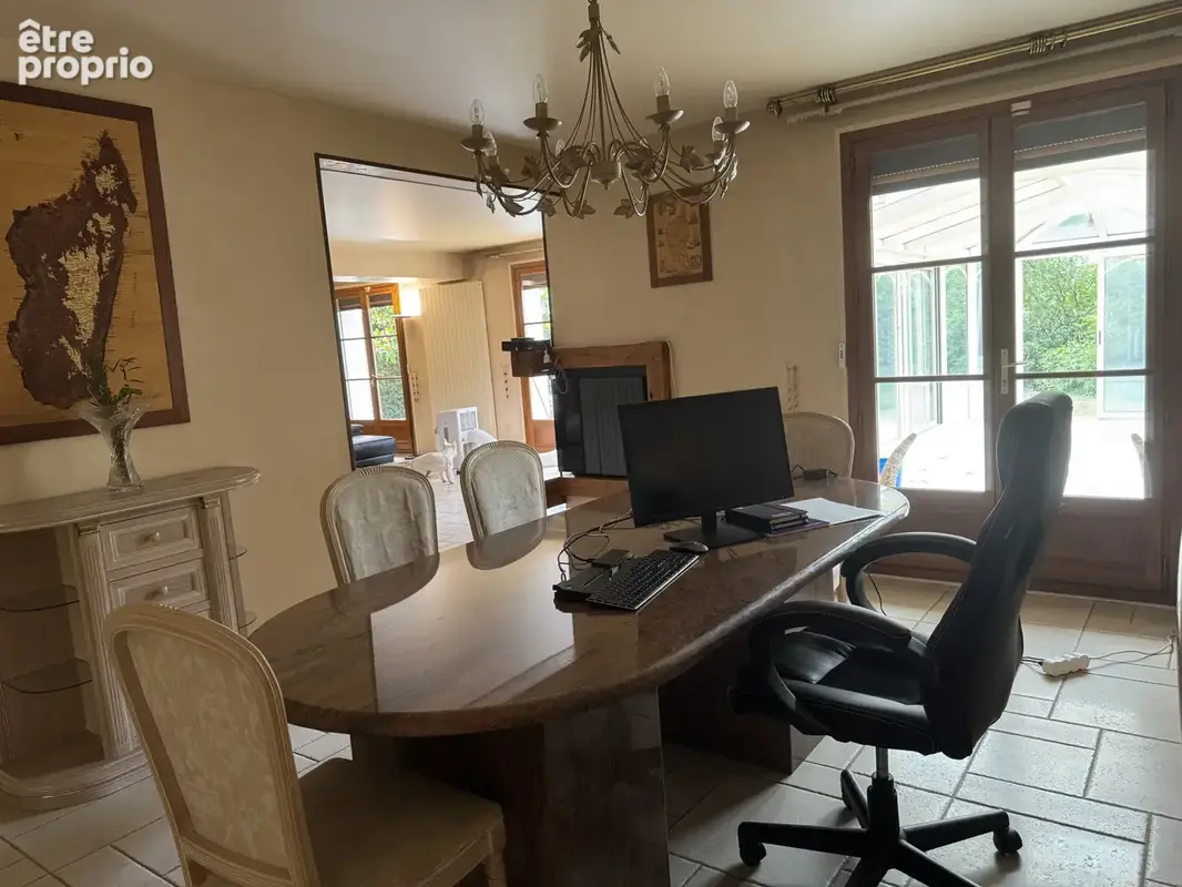 Belle maison familiale de 242 m2 sur terrain de 916 m2   Espaces généreux et prestations de qualité - photo 5