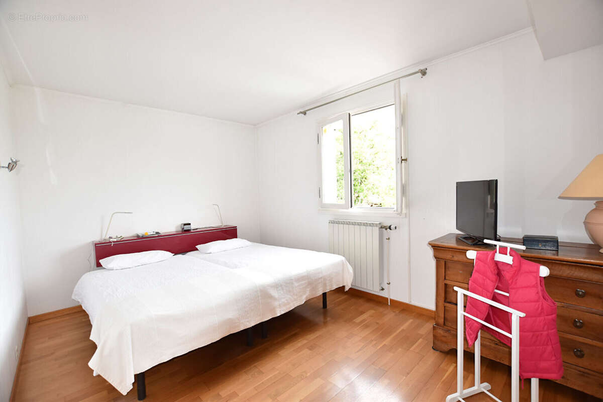 Maison à SAINT-REMY-EN-ROLLAT