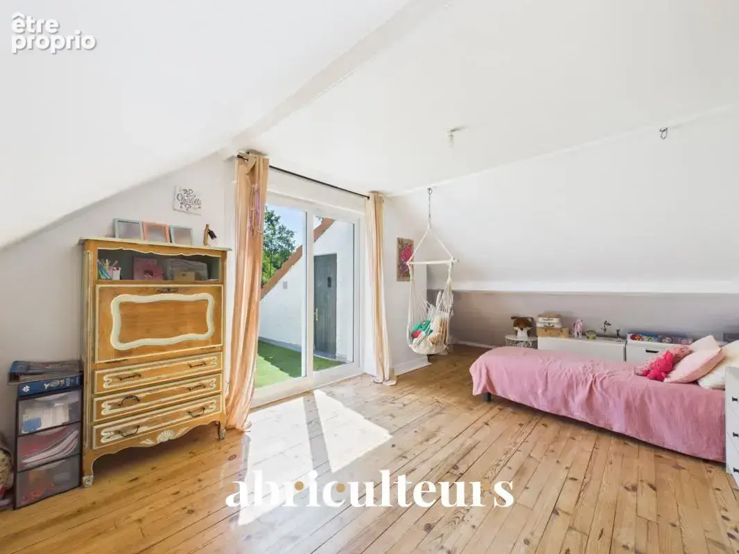 Havre de paix idéal pour votre famille avec jardin en vente à Sautron (44880) - photo 11