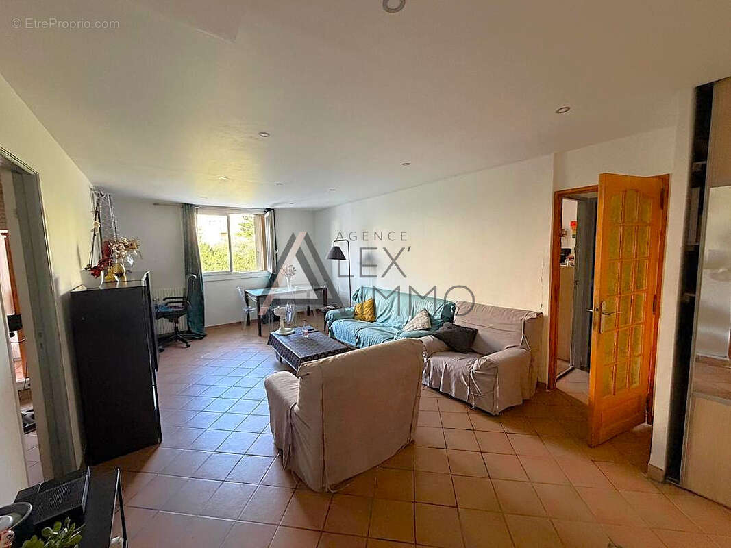 Appartement à MARSEILLE-11E