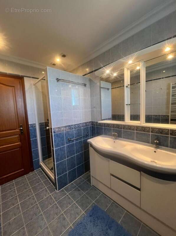 Maison à SAINT-JEAN-D'ANGELY