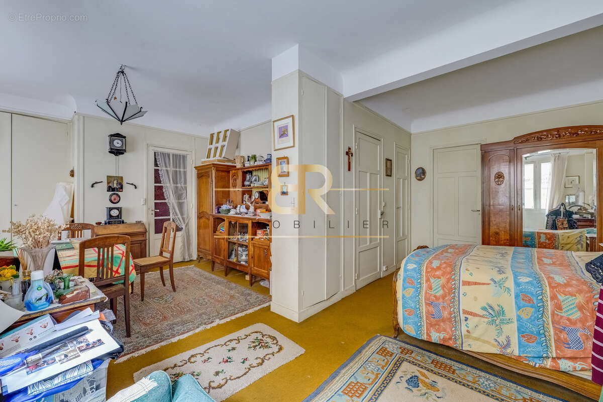 Appartement à PARIS-15E