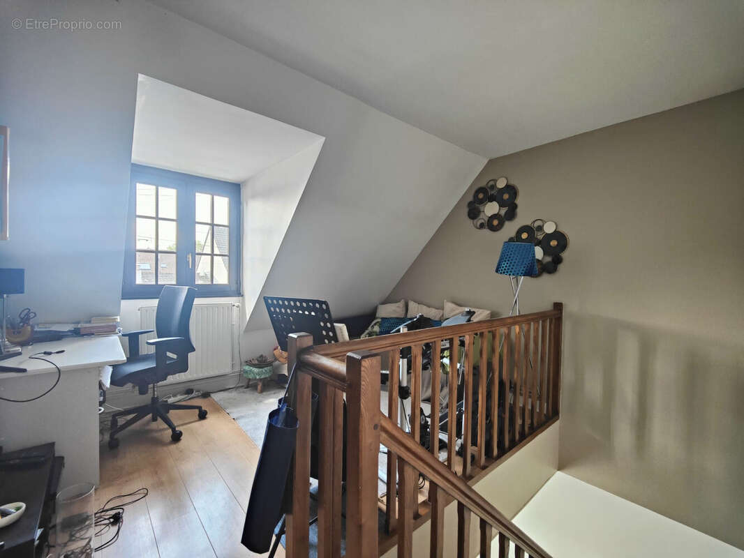 Maison 110 m² à Les Clayes-Sous-Bois  - photo 6
