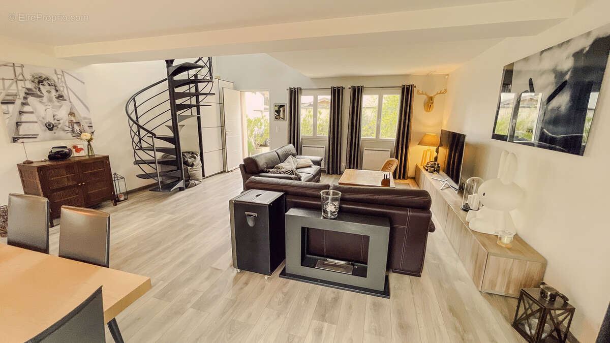 Maison à NANTERRE