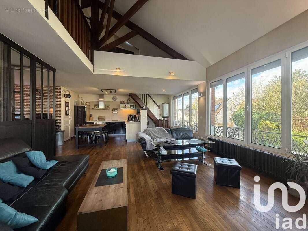 Photo 5 - Commerce à LOUVRES