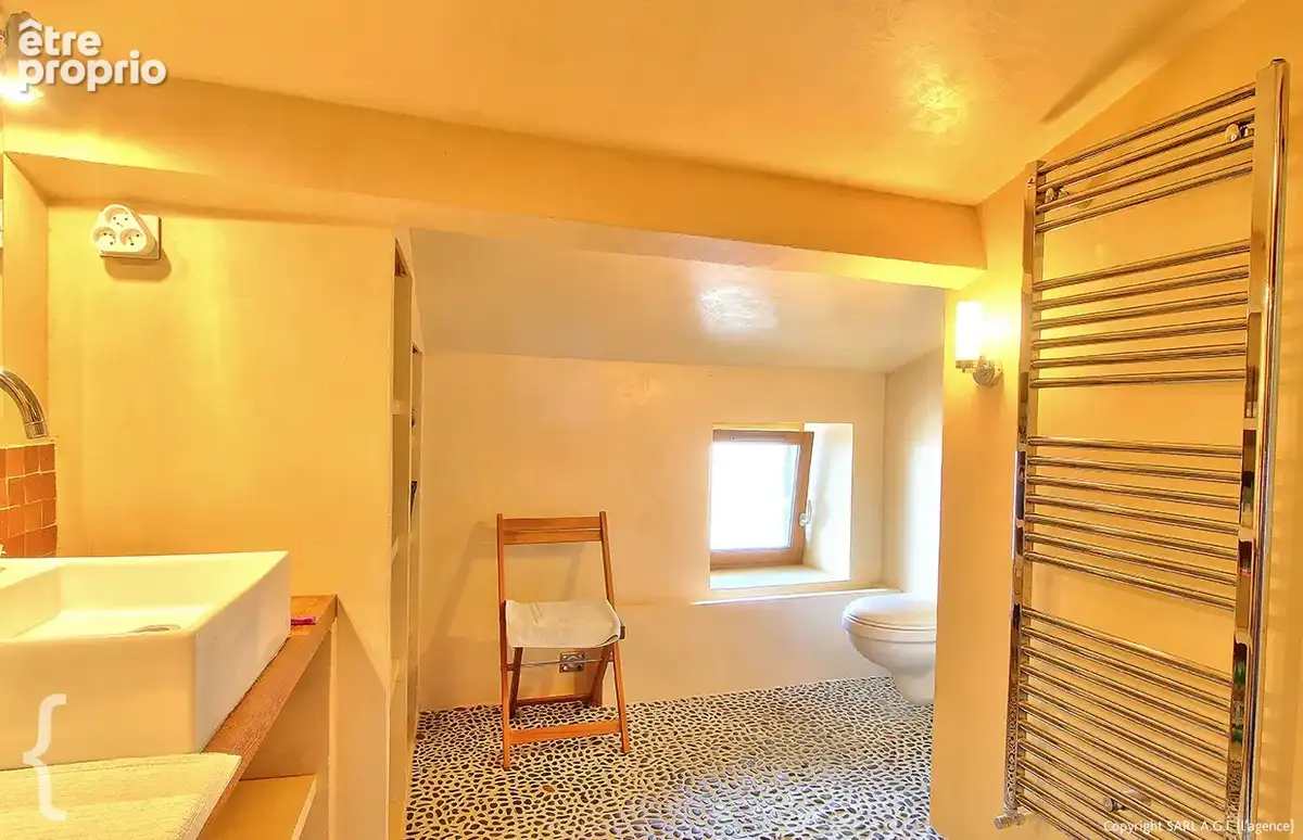 Maison authentique à Volvic - photo 3