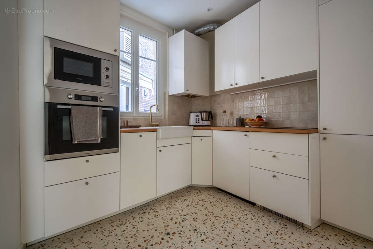 Appartement à PARIS-11E