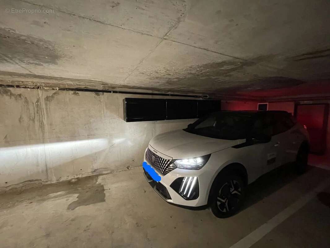 Parking à THEOULE-SUR-MER