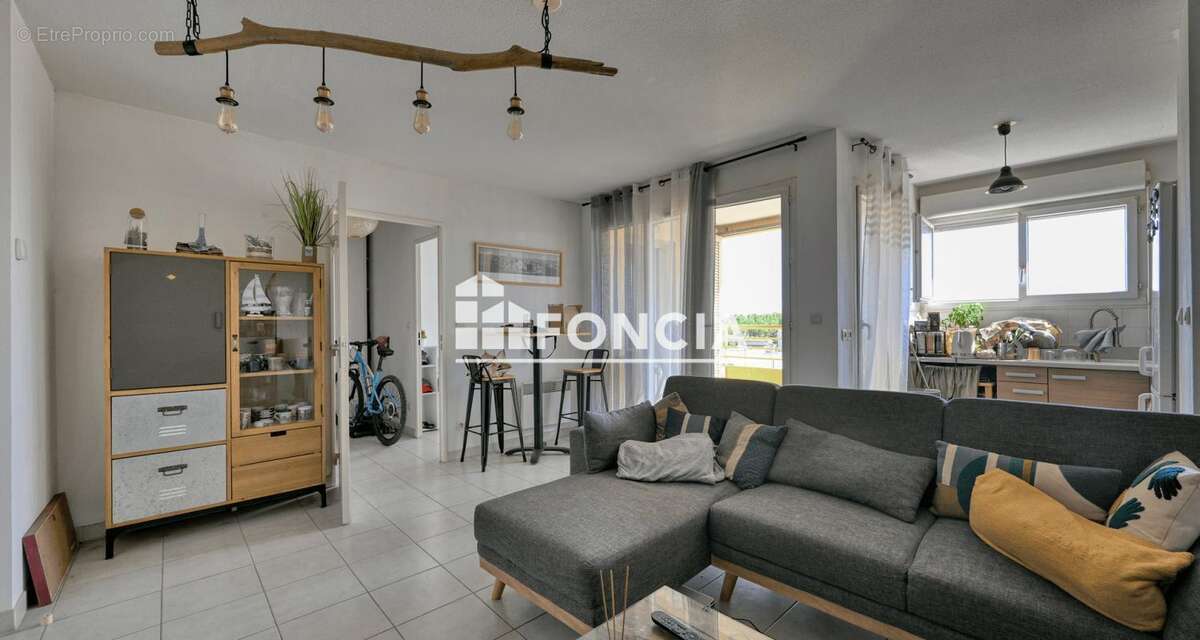 Appartement à PORT-SAINT-LOUIS-DU-RHONE