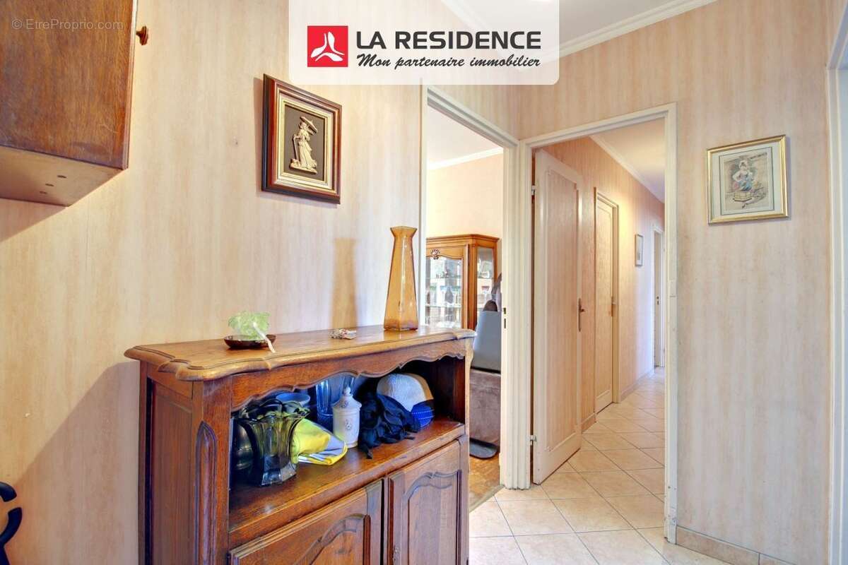 Appartement à LES MUREAUX