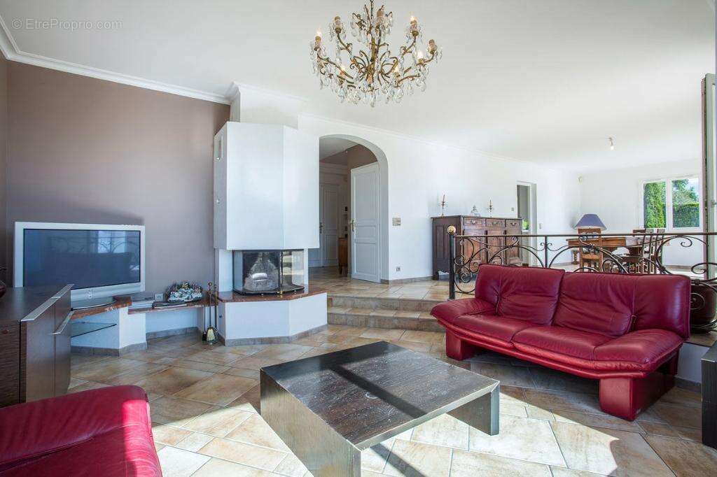 Maison à CRANVES-SALES