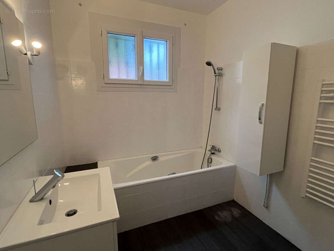 Maison à VAUX-SUR-MER