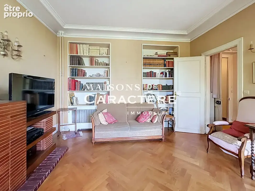 Maison d'époque au jardin extraordinaire de 1400m2 au coeur de ville - photo 7