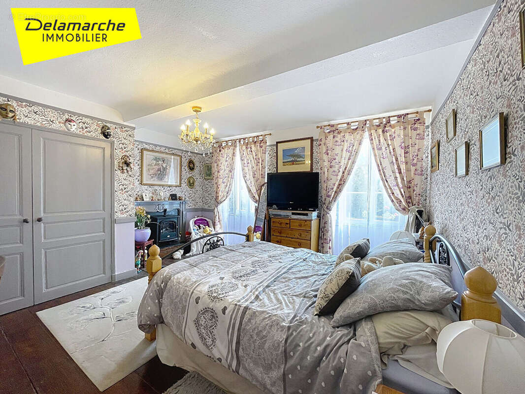 Maison à SAINT-MARTIN-DE-CENILLY