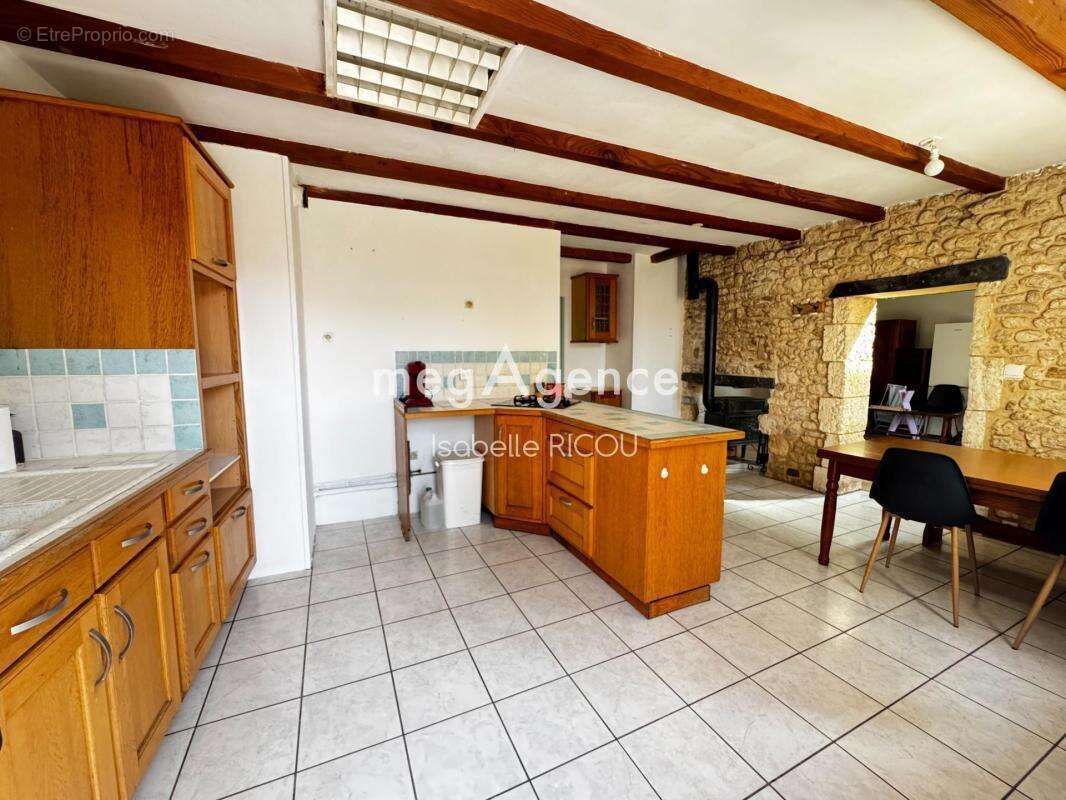 Maison à BOURCEFRANC-LE-CHAPUS