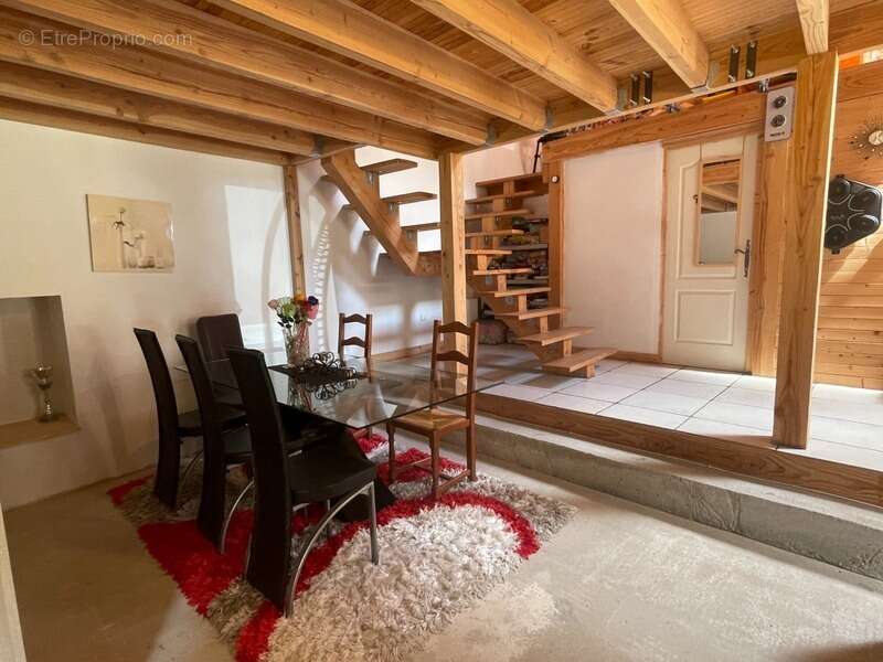 Maison de charme avec deux granges et cour intérieur 1370 m2 - photo 9