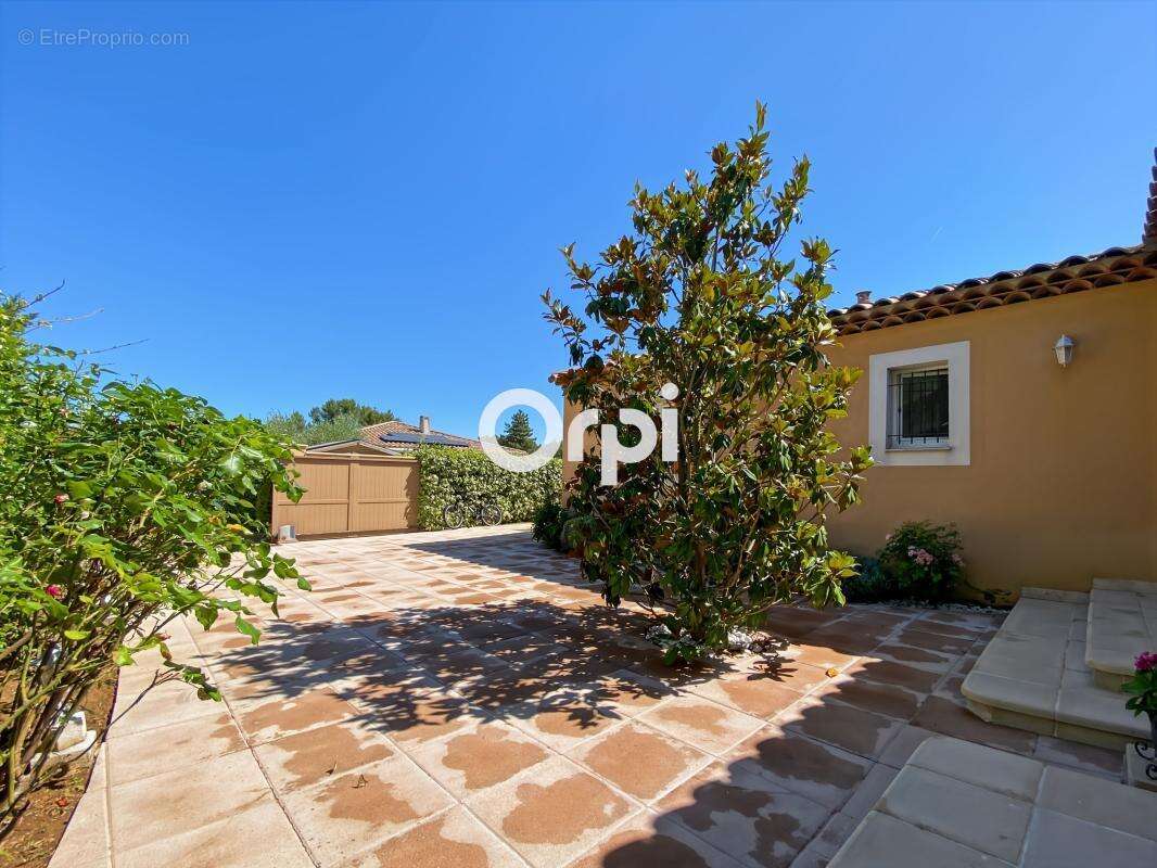 Maison à NANS-LES-PINS