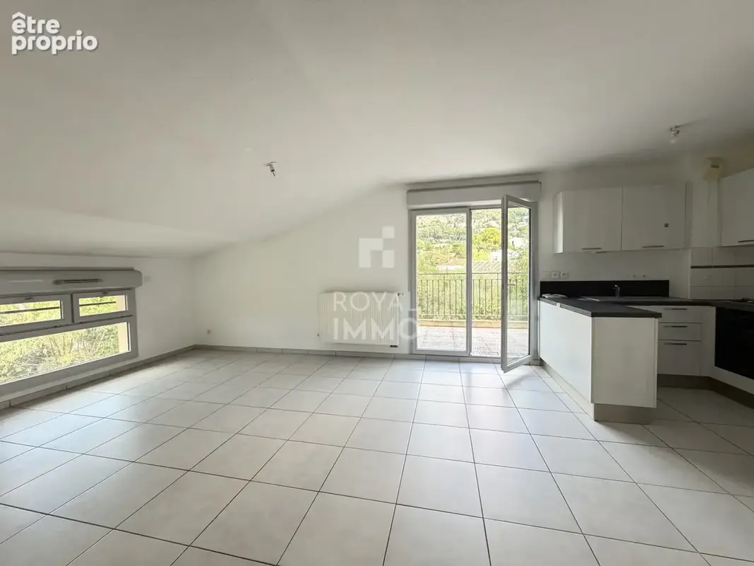 Toulon est bas ortolan t3 dernier etage + terrasse + parking - photo 2
