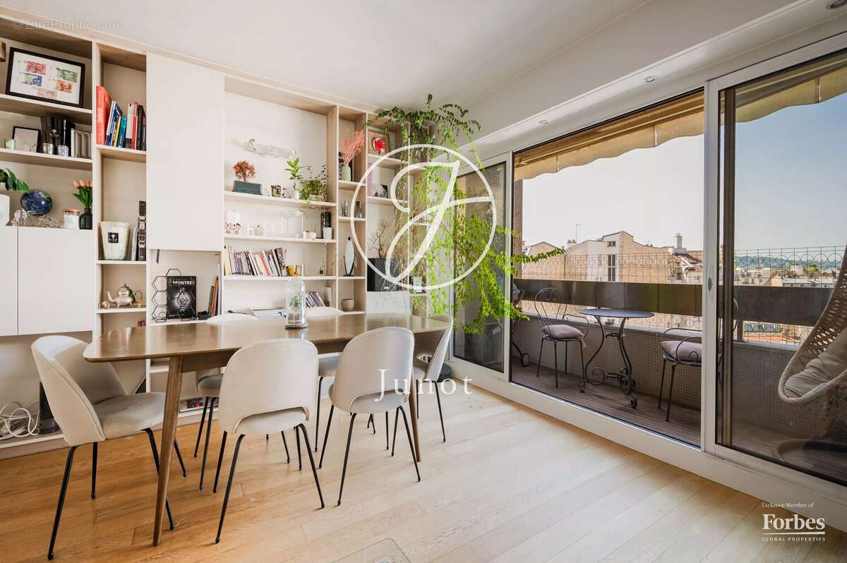 Appartement à PARIS-16E