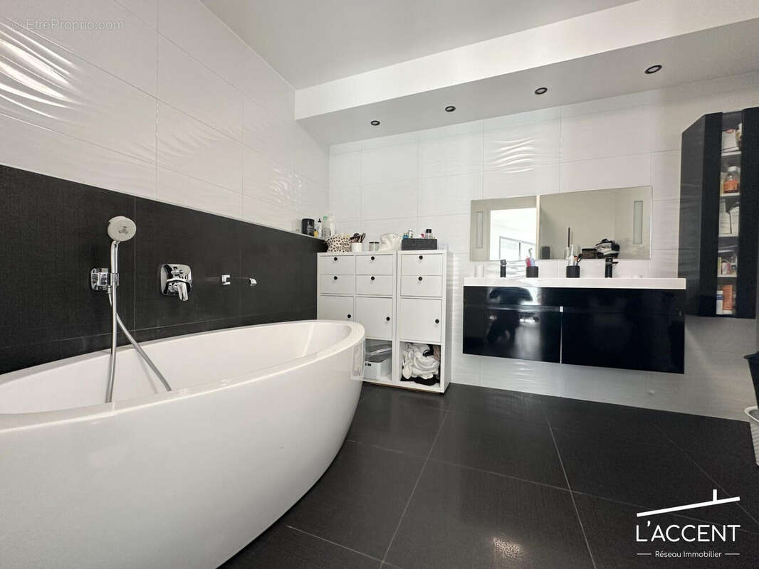 Maison à AIGUES-MORTES