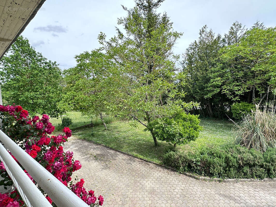 Charmante Maison Familiale avec Jardin à Roullet-Saint-Estèphe - photo 4