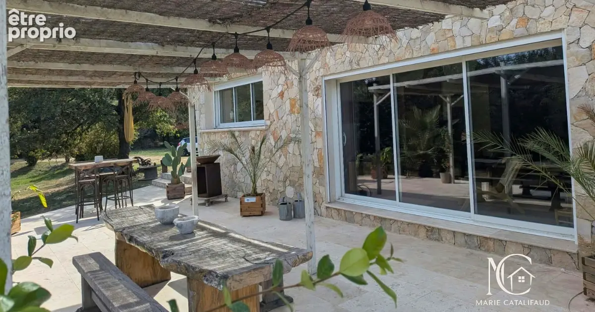 Coup de coeur pour cette ancienne bergerie rénovée au pied du rocher ! - photo 4