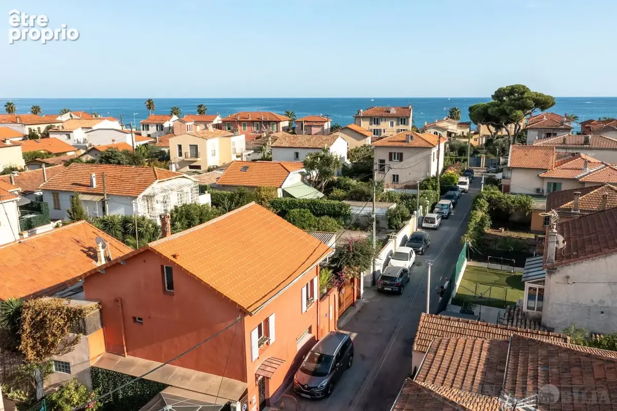 Maison 10 pièces 180 m² à vendre à Cagnes-Sur-Mer (06800) - photo 2
