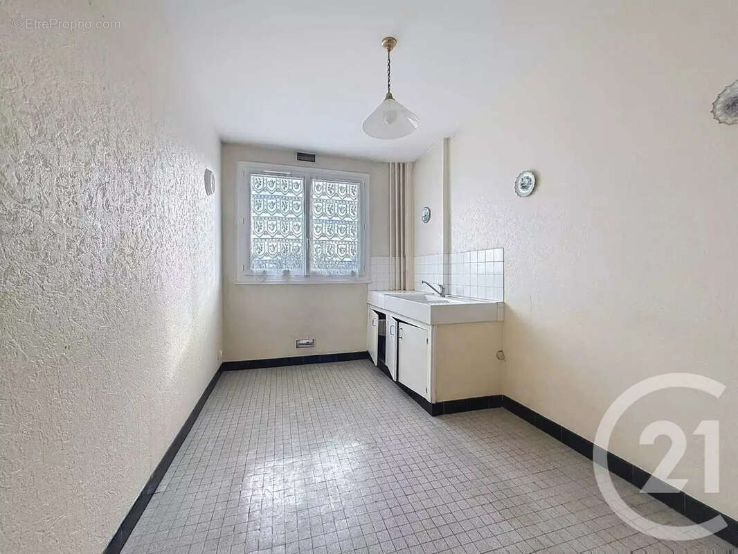 Appartement 44 m² à Saint-Maur-Des-Fosses  - photo 4