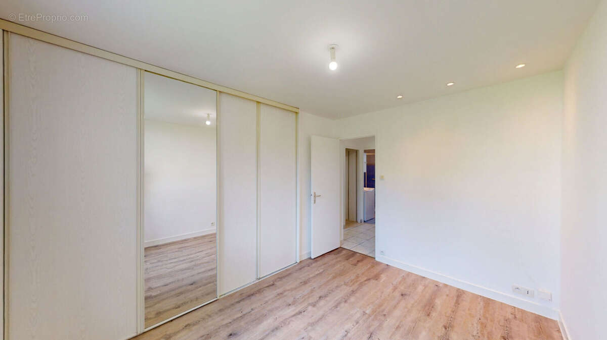 Appartement à SAINT-MARTIN-D'HERES
