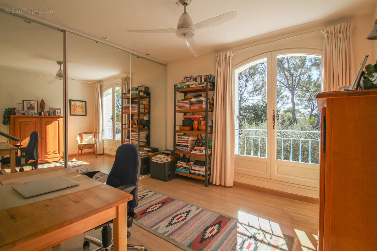 Maison à PUGET-SUR-ARGENS