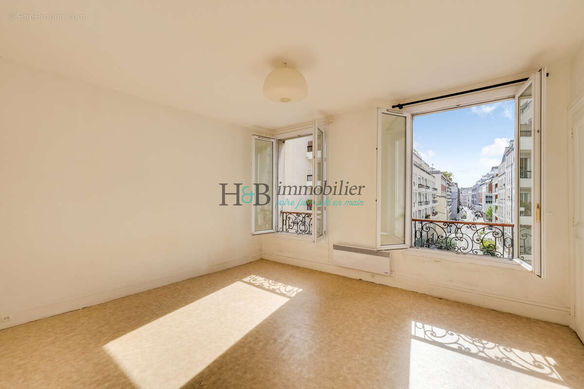 Appartement à PARIS-11E