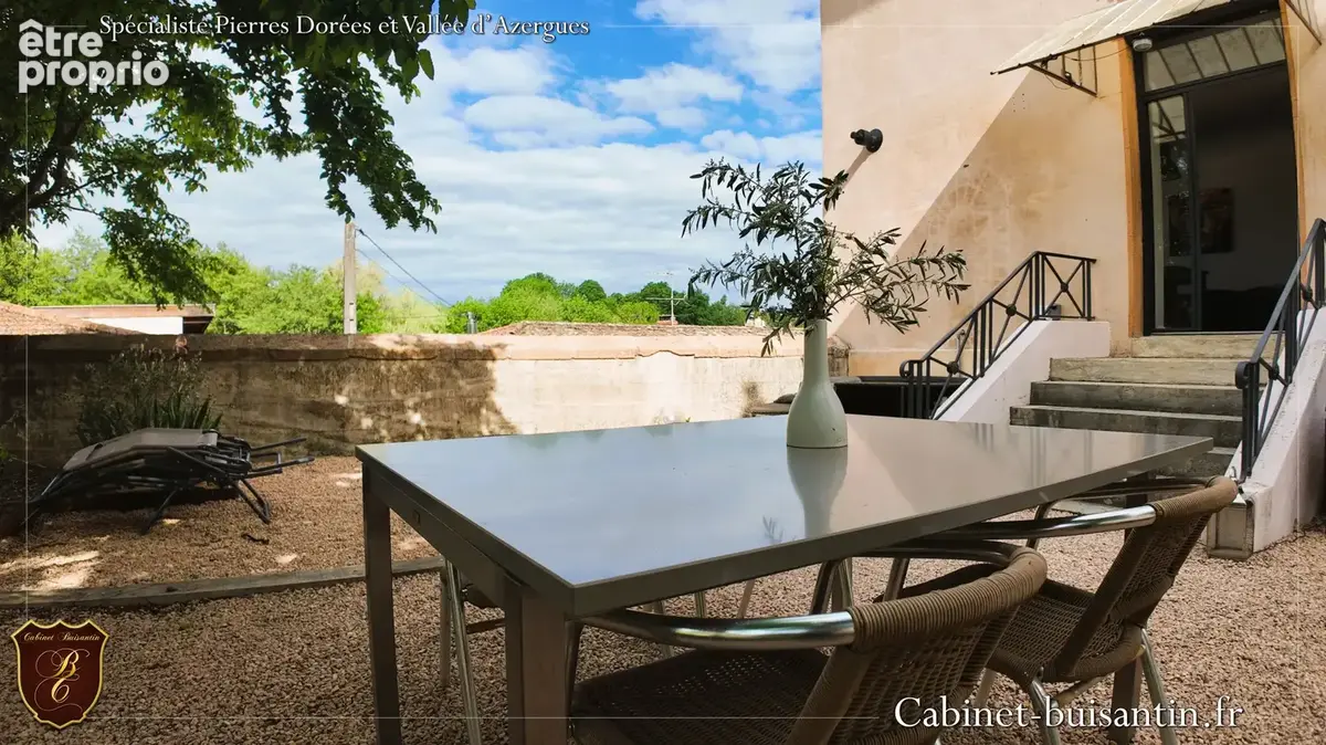 Appartement de 63 m2 à Alix, entièrement rénové - photo 1