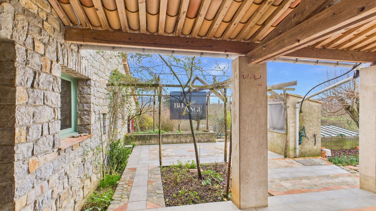 Maison à SAINT-ANDRE-DE-CRUZIERES