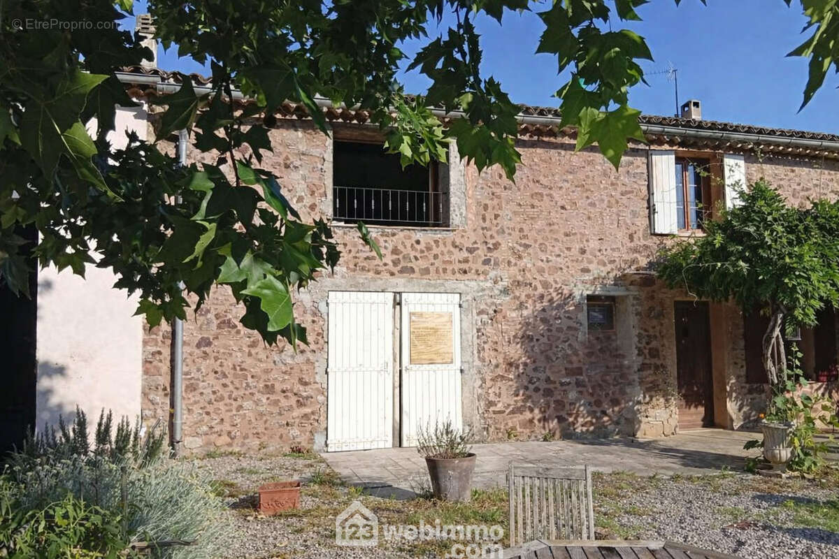 Appartement à LE CANNET-DES-MAURES